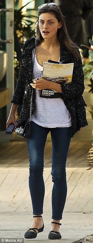 Phoebe Tonkin en Mosman, Sydney Jun 23, 2015