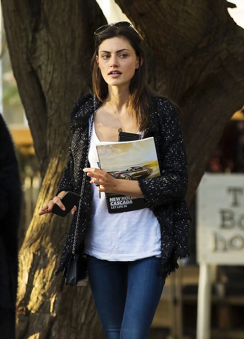Phoebe Tonkin en Mosman, Sydney Jun 23, 2015