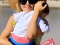 Claire Holt con su familia en Australia | Dec 2019