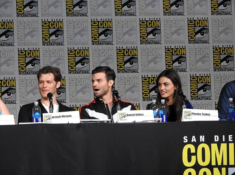 Phoebe Tonkin - Comic Con 2015 The Originals panel