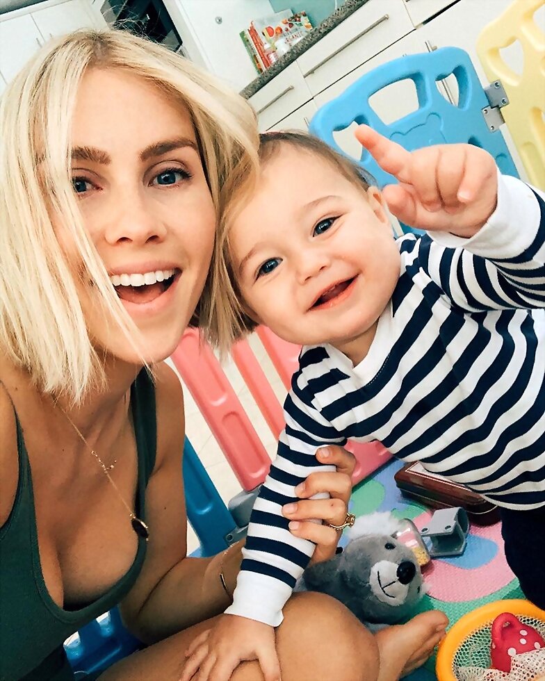 El hijo de Claire Holt, James cumple 1 año  | 2020