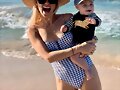 Claire Holt con su familia en Australia | Dec 2019