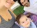 Claire Holt con su hijo y esposo | April 2020