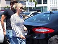 Claire Holt dejando Fred Segal con Nick Hounslow