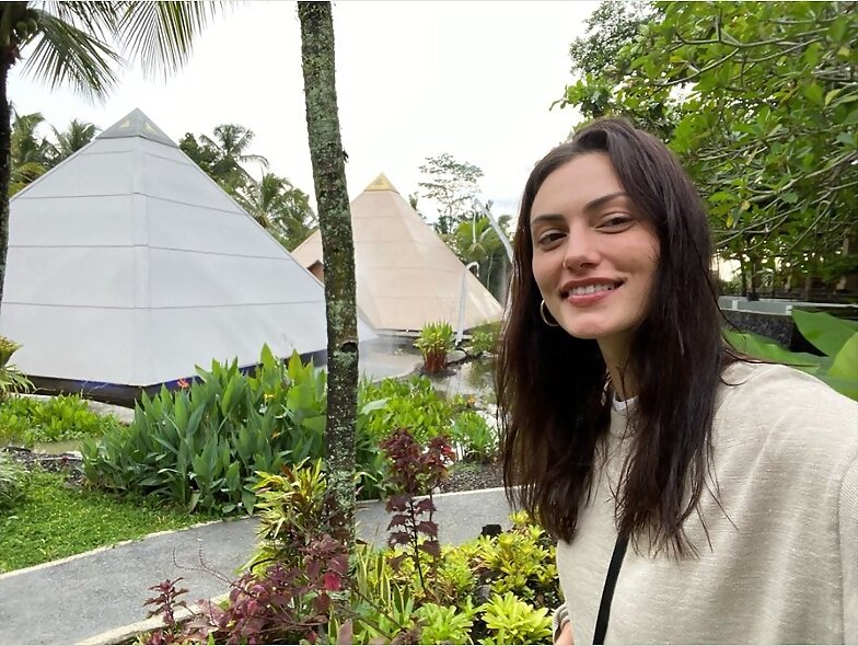Phoebe Tonkin en Bali, Indonesia | December 2019