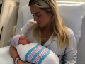 Claire Holt con su hijo James Holt Joblon | 2019