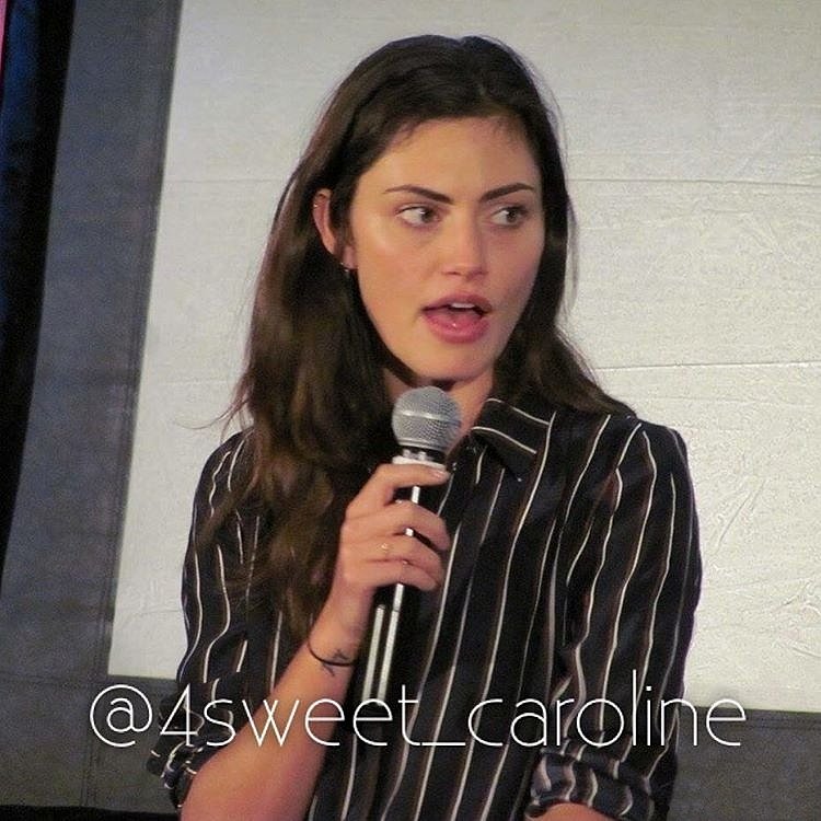 Phoebe Tonkin TVD Boston convention,Oct 4, 2015