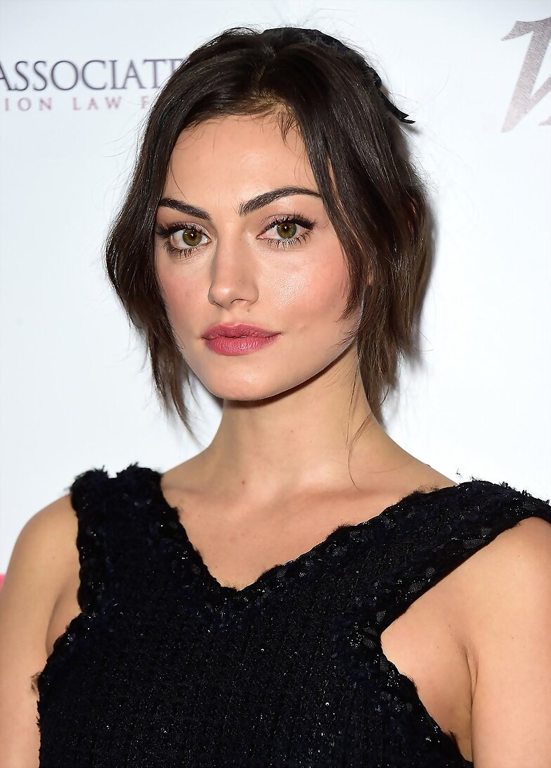 Phoebe Tonkin -2015 4th Annual Australians In Fi..