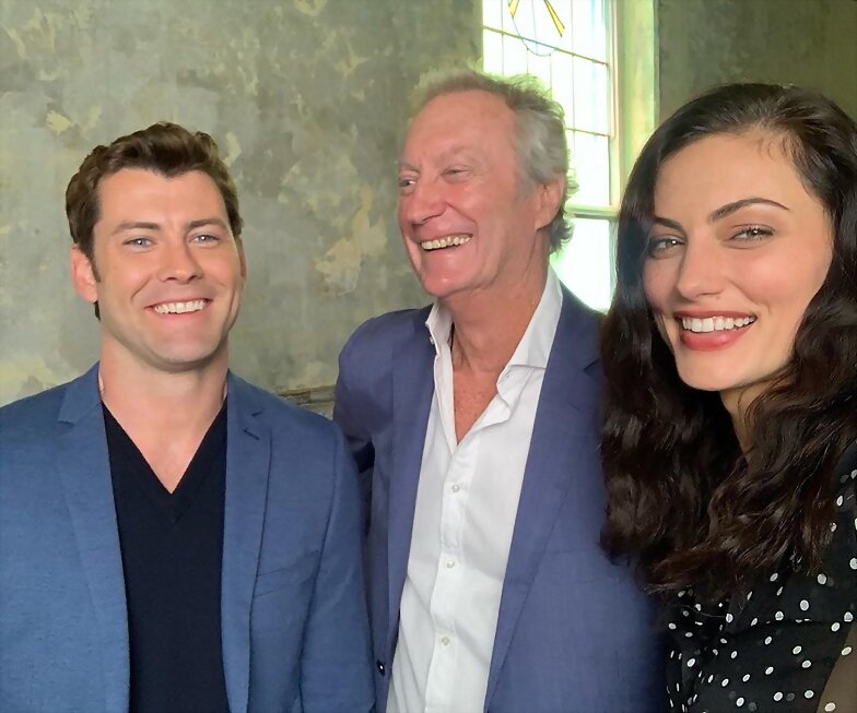 Phoebe Tonkin bts entrevistas para 'Bloom'
