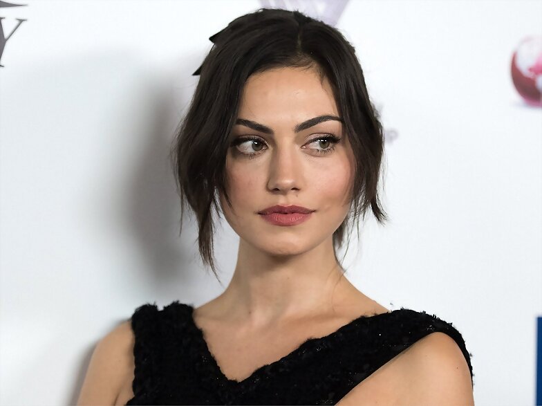 Phoebe Tonkin -2015 4th Annual Australians In Fi..