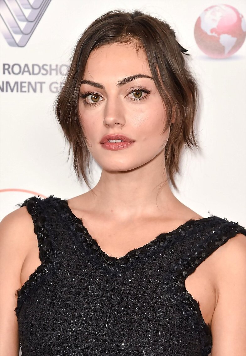 Phoebe Tonkin -2015 4th Annual Australians In Fi..