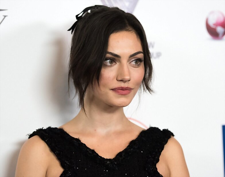 Phoebe Tonkin -2015 4th Annual Australians In Fi..