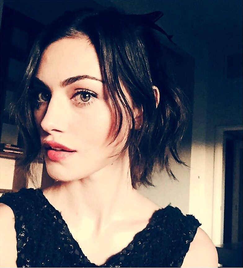Phoebe Tonkin -2015 4th Annual Australians In Fi..