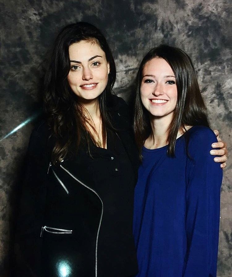 Phoebe Tonkin - Walker Stalker Convention ATL 2015