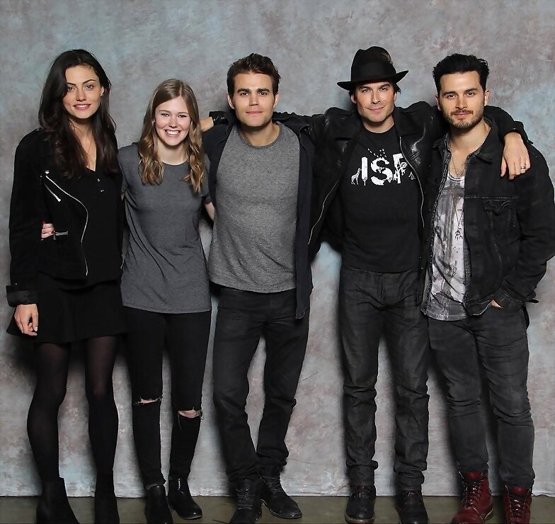 Phoebe Tonkin - Walker Stalker Convention ATL 2015
