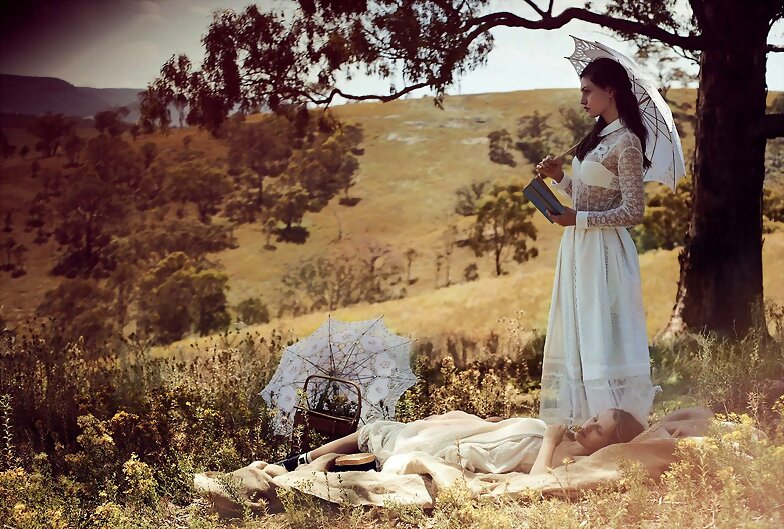 Phoebe Tonkin photoshoot Vogue Australia 2015