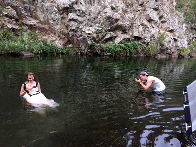 Phoebe Tonkin BTS photoshoot Vogue Australia 2015