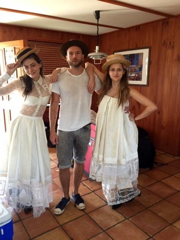 Phoebe Tonkin BTS photoshoot Vogue Australia 2015