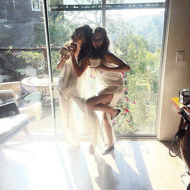 Phoebe Tonkin BTS photoshoot Vogue Australia 2015