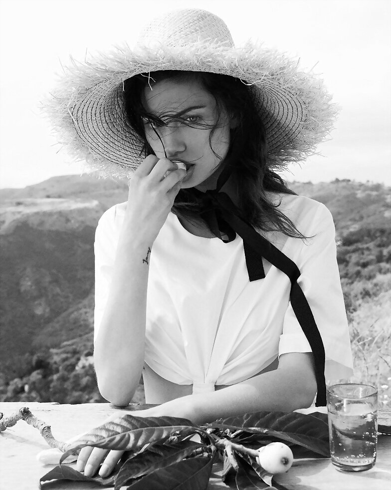 Phoebe Tonkin photoshoot Unconditional Mag 2015
