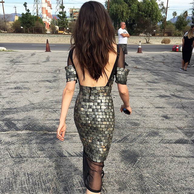 Phoebe Tonkin BTS photoshoot ELLE Australia 2015