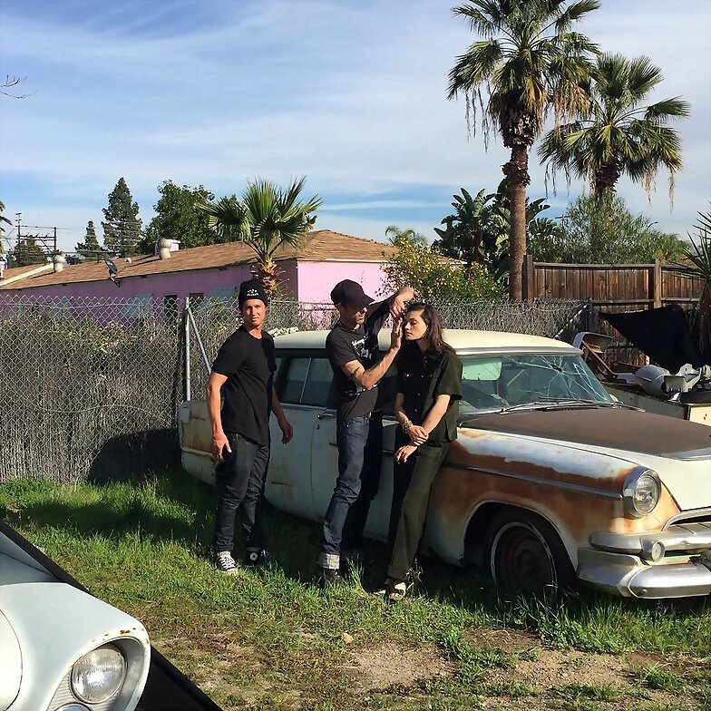 Phoebe Tonkin BTS photoshoot ELLE Australia 2015
