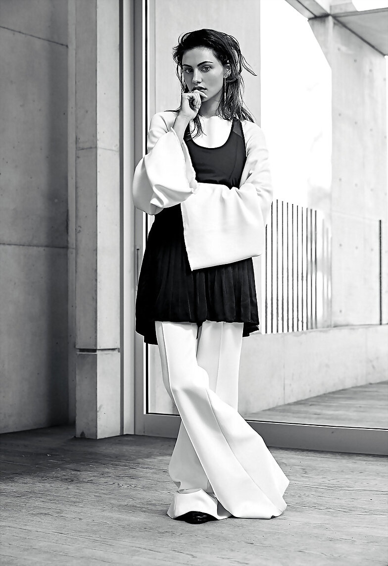 Phoebe Tonkin photoshoot Sunday Style 2015