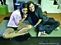 Phoebe Tonkin con un amigo