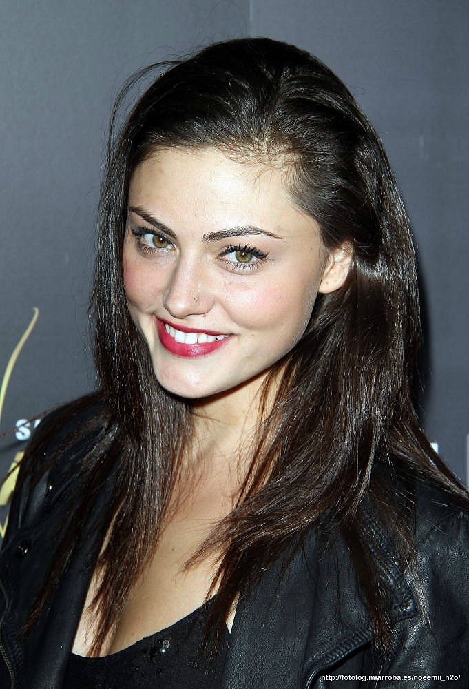 Phoebe Tonkin - Australian Academy Of Cinema And..