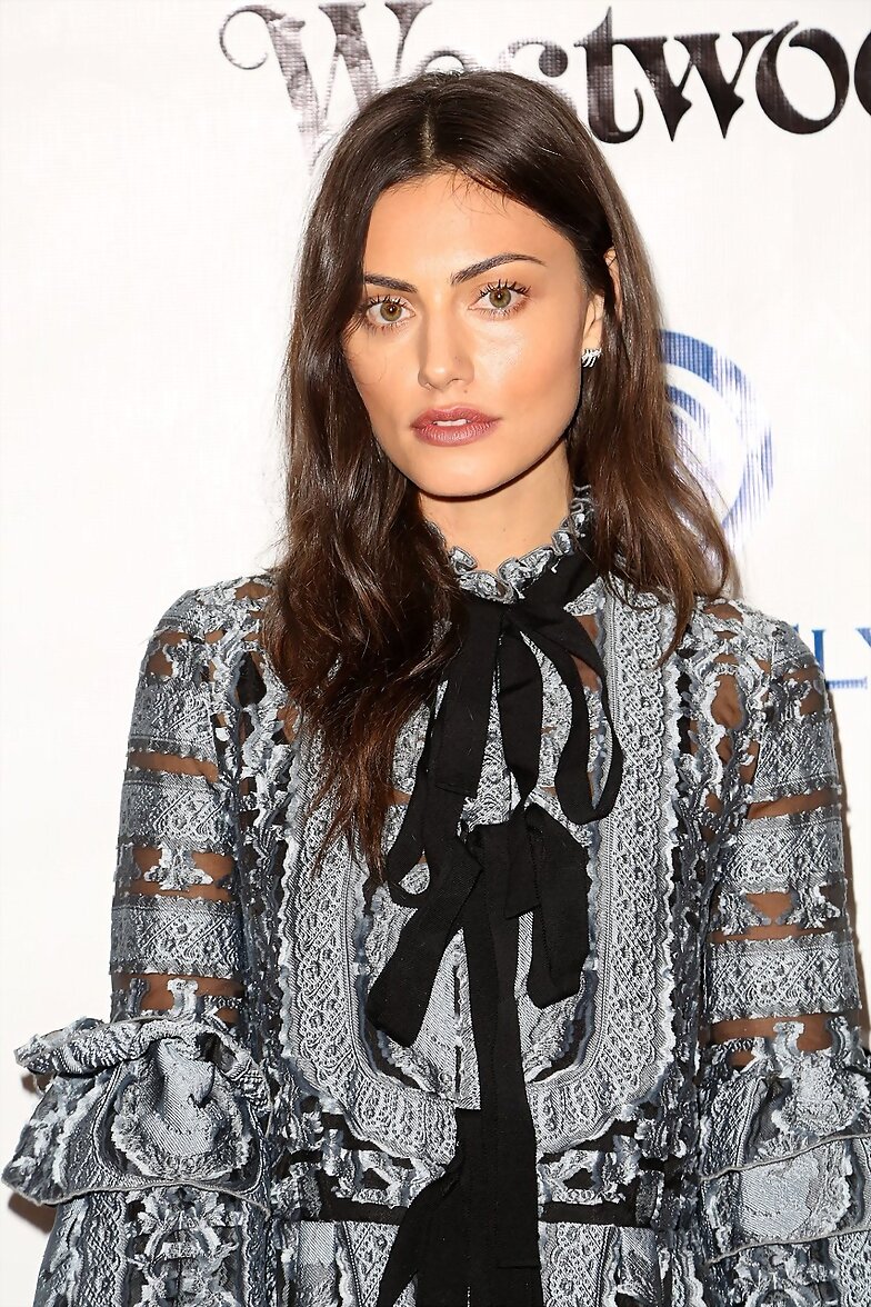 Phoebe Tonkin -2016 The Art of Elysium HEAVEN Gala