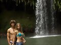 Indiana Evans en la pelicula El Lago Azul (2012)