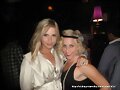 Claire Holt con una amiga