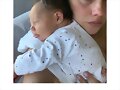 Claire Holt con su hijo James Holt Joblon