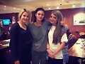 Phoebe Tonkin con fans  | 2014