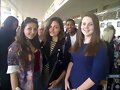 Phoebe Tonkin con fans  | 2014