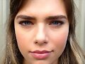 Indiana Evans en la serie Ash vs Evil Dead (2015)