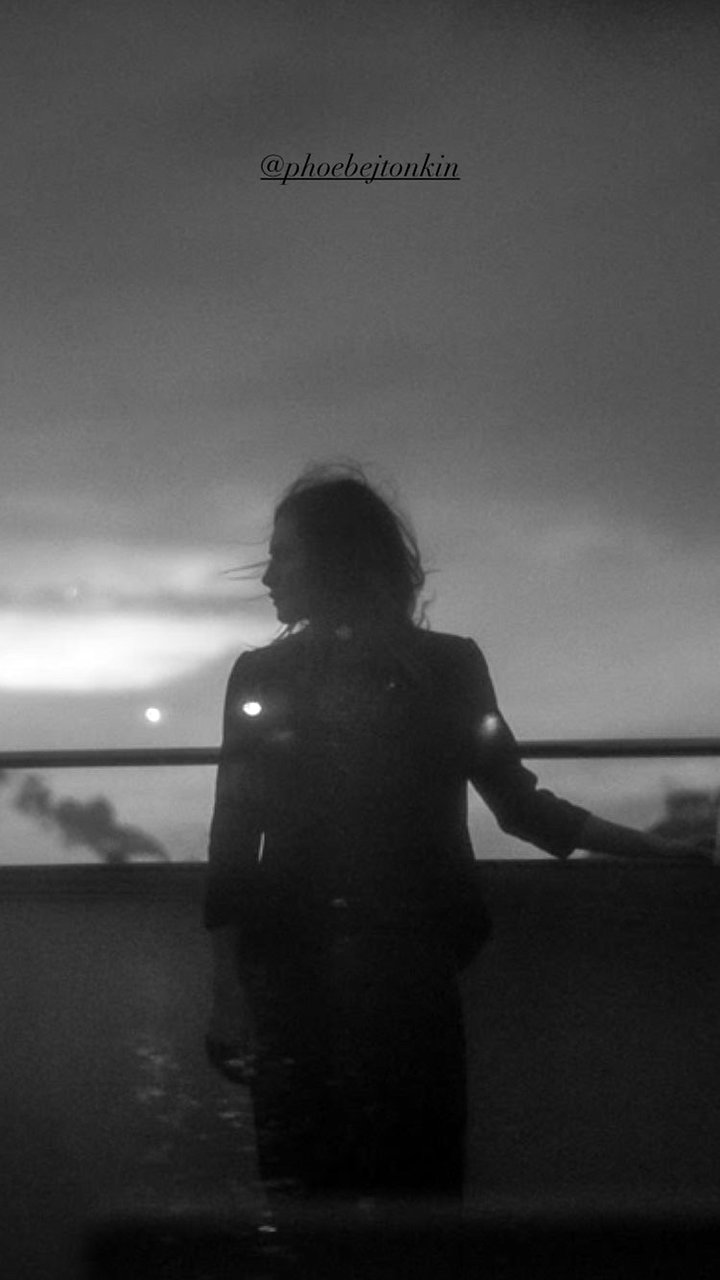 Phoebe Tonkin foto por Darren McDonald