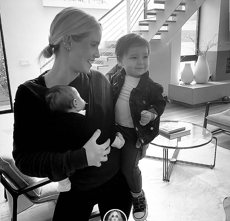 Claire Holt con sus hijos James y Elle Holt Joblon