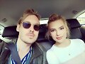 Indiana Evans con su novio Alex Williams