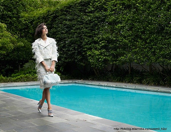 Phoebe Tonkin sesión de fotos - Pierre Toussaint