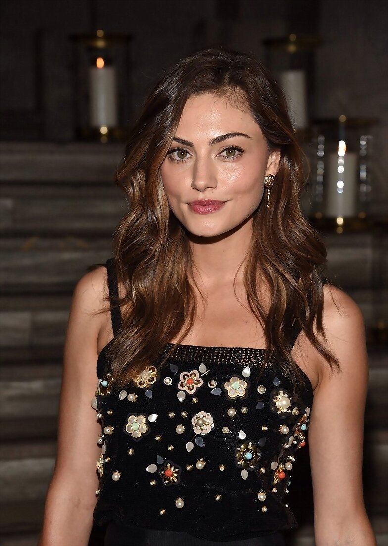 Phoebe Tonkin -CHANEL Fine Jewelry Dinner NYC 2016