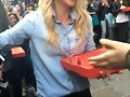 Claire Holt con fans en Paris, Francia, May 2016