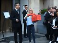 Claire Holt da pizza a los fans en Paris, May 2016