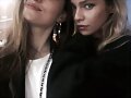Phoebe Tonkin felicita a Stella Maxwell su cumple