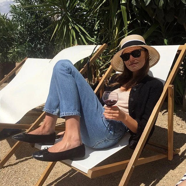 Phoebe Tonkin en Grasse, France, May 2016