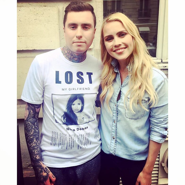 Claire Holt con fans en Paris, Francia, May 2016