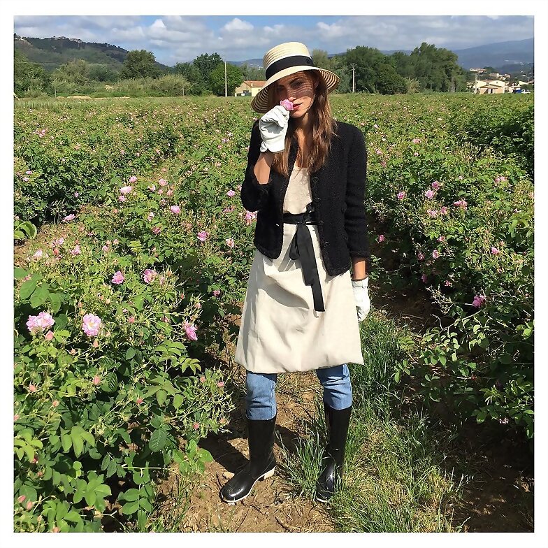 Phoebe Tonkin flores para Chanel No.5, France 2016