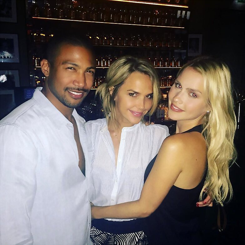 Claire Holt con amigos en Paris, Francia, May 2016