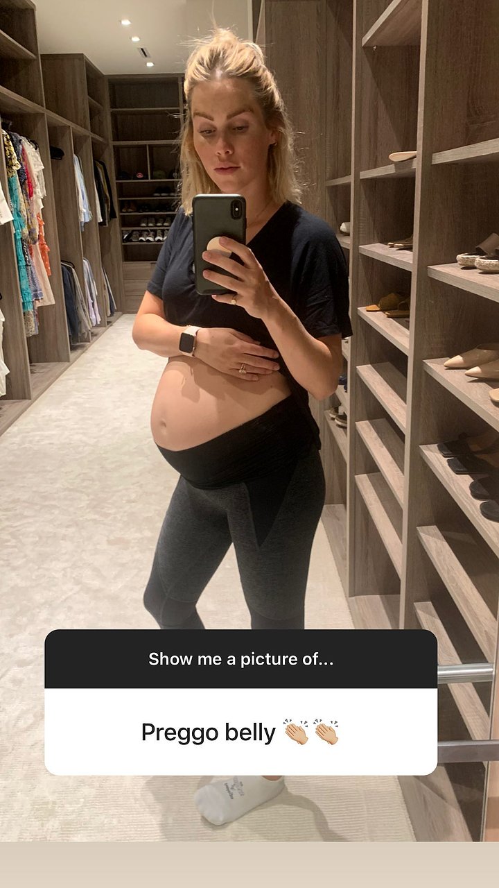 Claire Holt durante su segundo embarazo, May 2020
