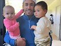 Marido de Claire Holt, Andrew Joblon con sus hijos